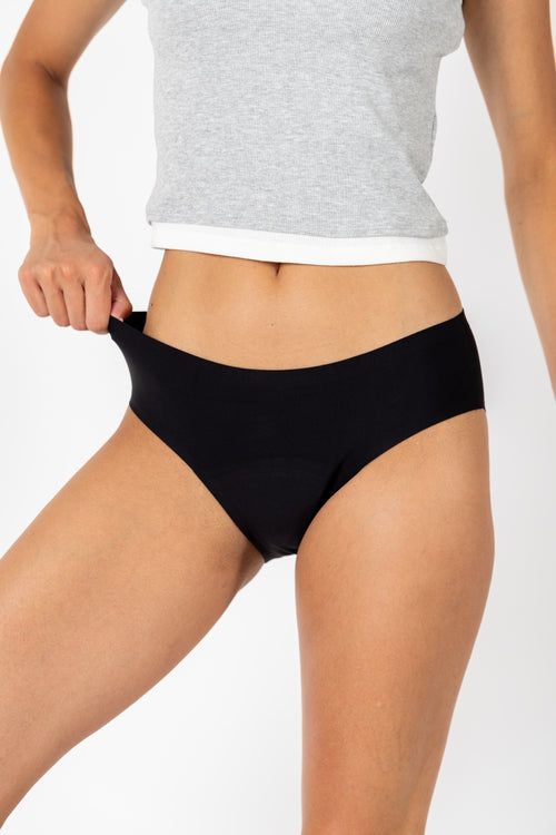 ARIA – brezšivne menstrualne hlačke za neviden videz pod oblačili